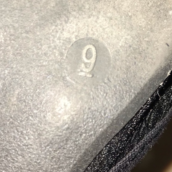 Beautiful lace black flats ! - Picture 3 of 6